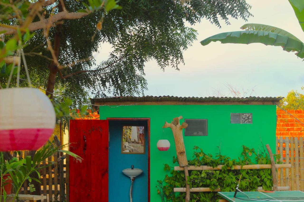 Hostal Puerto Engabao "El Surf Shelter" Exterior photo